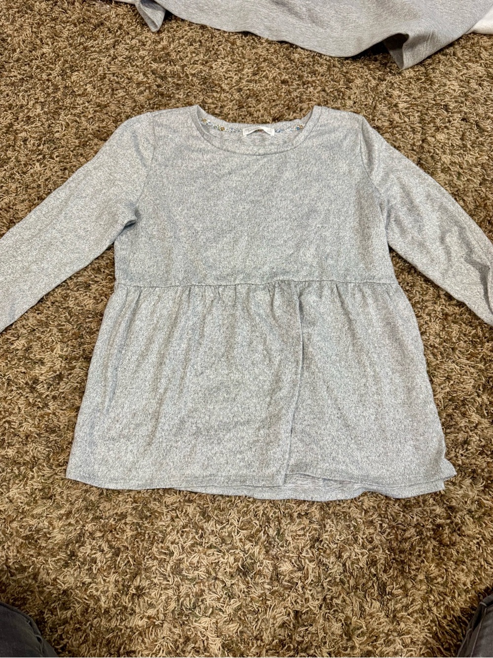 89th and Madison Women’s M Cozy Long Sleeve Peplum Top - Light Gray
